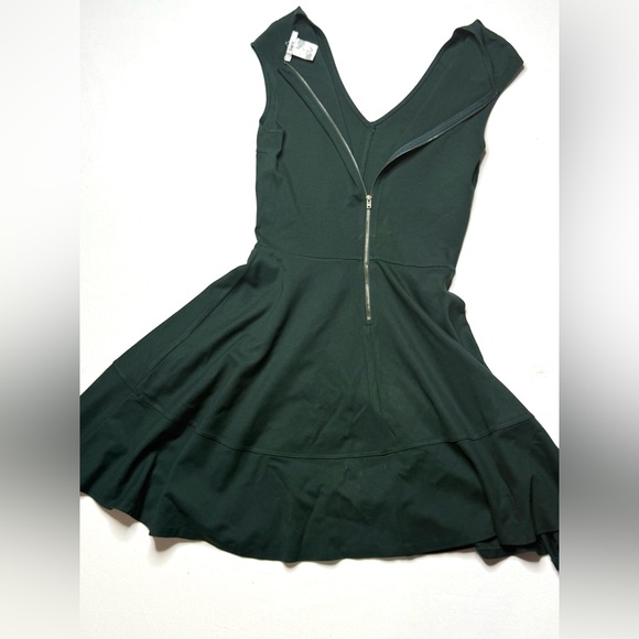 Bar lll Forest Green Sleeveless  V-neck Fit & Flare Dress Size Small - Picture 2 of 5